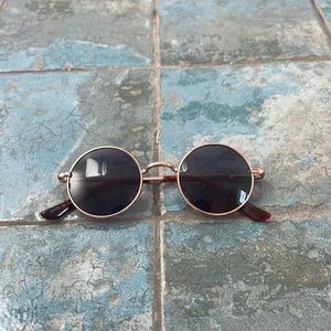 Vintage circle sunglasses